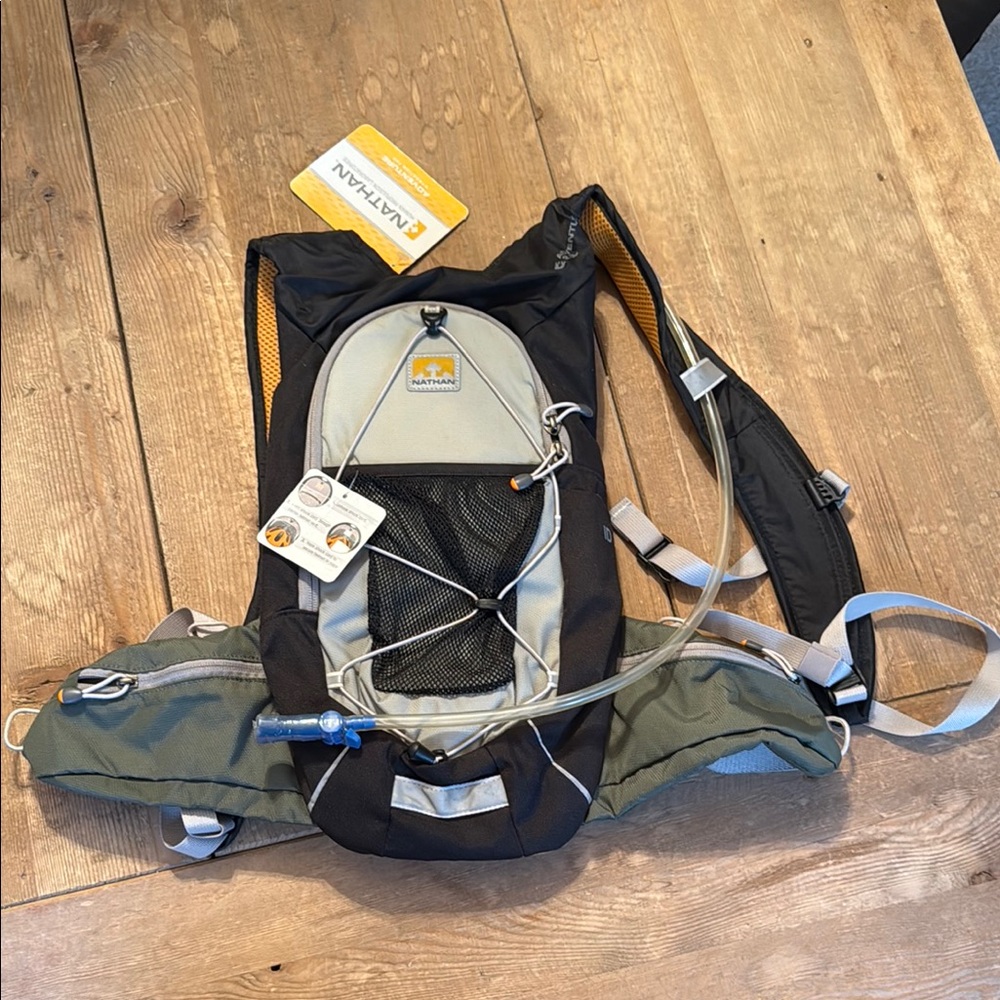 Natan Hydration Backpack - Black and Gray